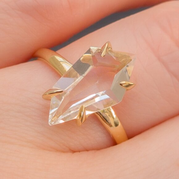 Alexis Bittar 14K Yellow Gold Rock Crystal “Kite” Ring Size 7 - Picture 8 of 9